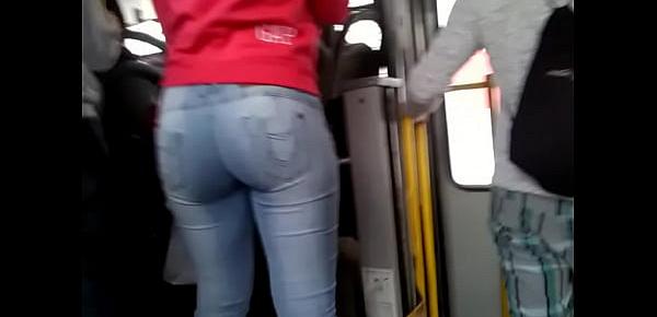  Gostosa e Rabuda no Busão